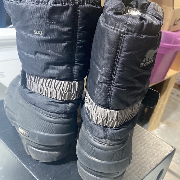 Sorel Children’s Flurry winter boots - Picture 4 of 6